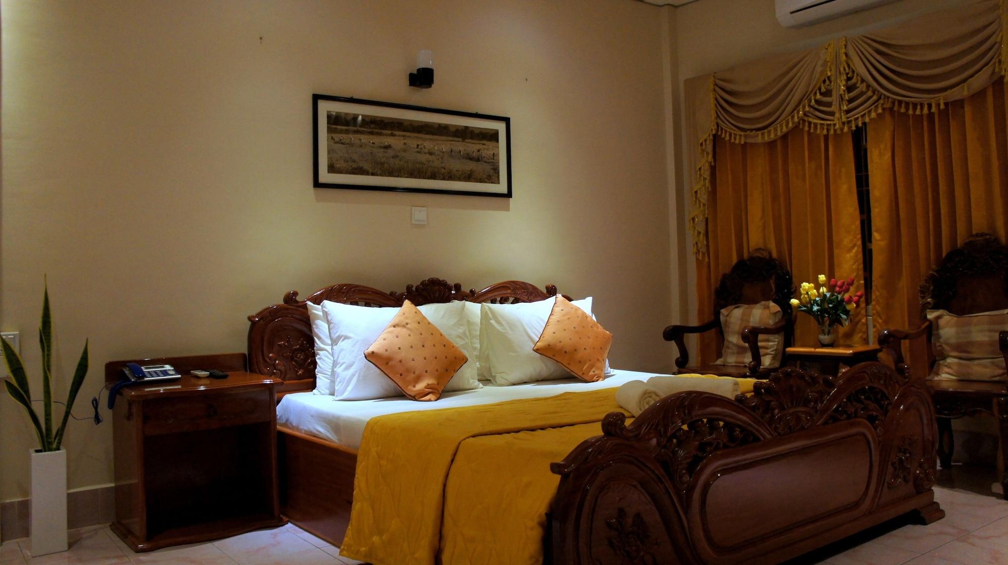 Royal Hotel باتامبانغ المظهر الخارجي الصورة