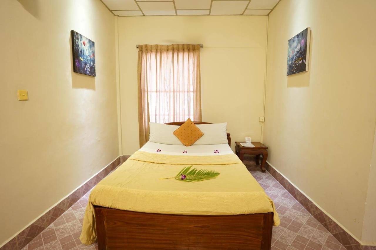 Royal Hotel باتامبانغ المظهر الخارجي الصورة