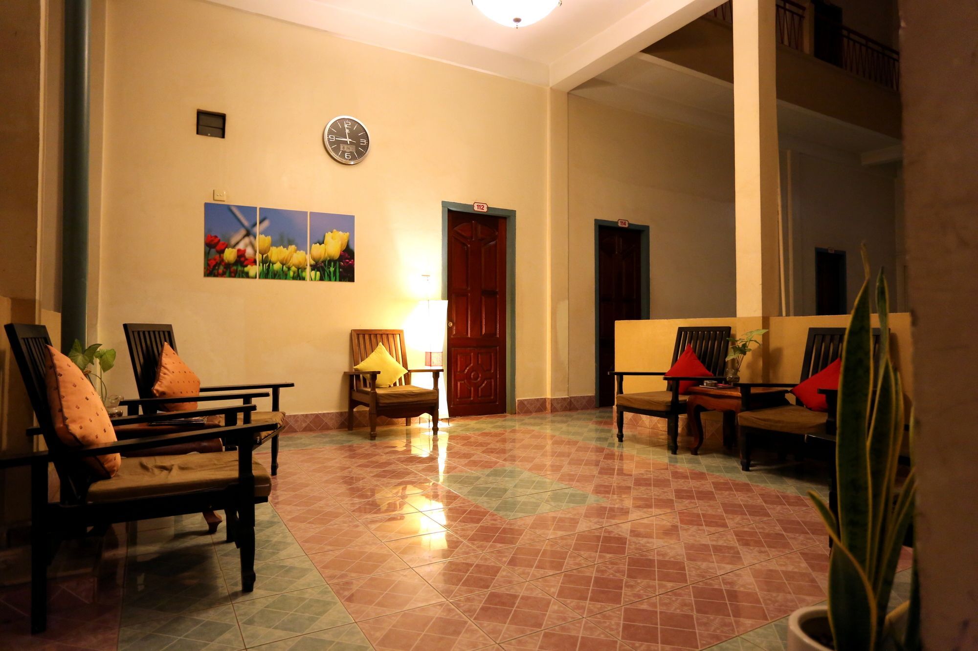 Royal Hotel باتامبانغ المظهر الخارجي الصورة